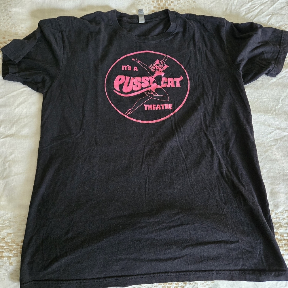 YQue Trading Post Pussycat Theatre Tee Women's L
